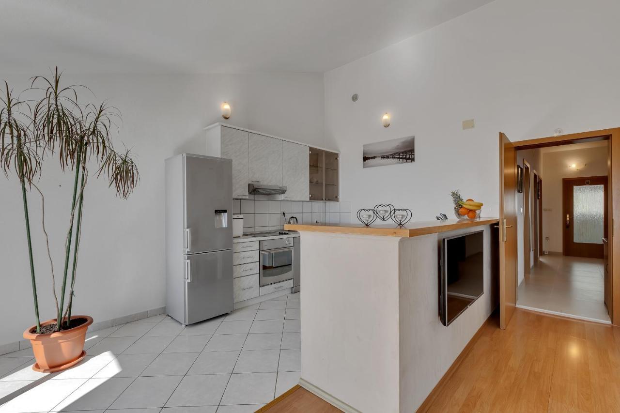 Apartman Sara Baska Voda Exterior photo